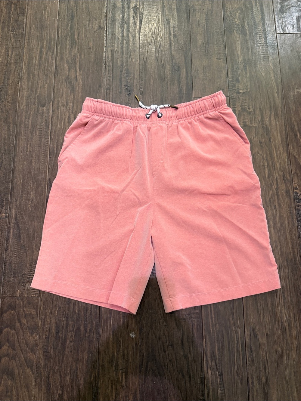 Vineyard Vines Boy’s performance short size XL